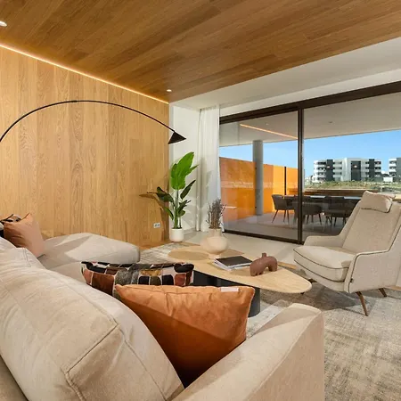 Luxury 2-bedroom With Panoramic Sea Views In Reserva Del Higueron Appartement
