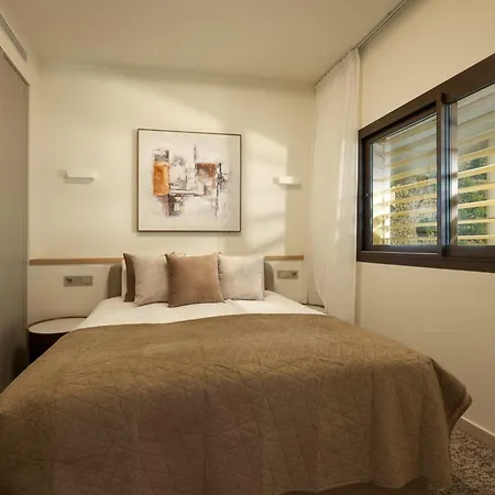 Luxury 2-bedroom With Panoramic Sea Views In Reserva Del Higueron